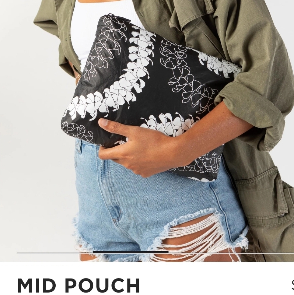 Aloha Collection Mid Pouch - Picture 2 of 6